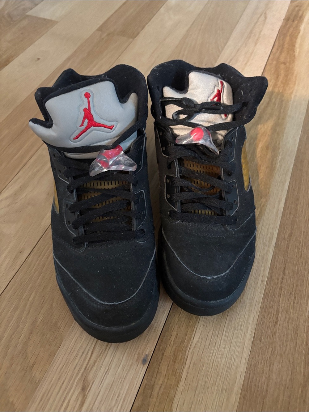 Nike Air Jordan 5 Retro sneakers in black & metallic size 8.5